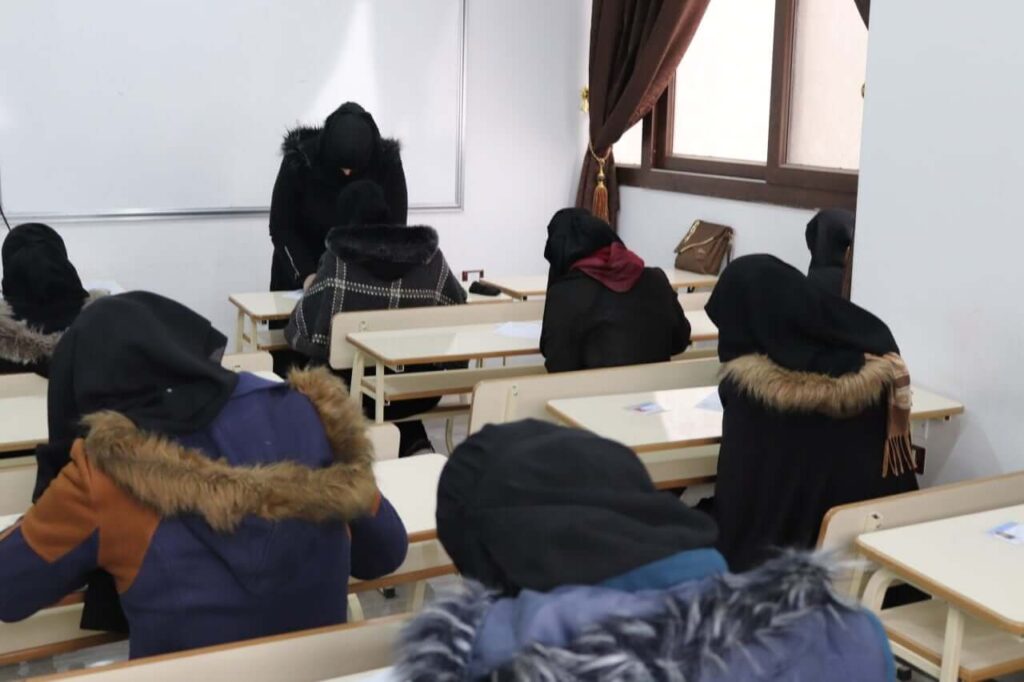من اليوم الأول للامتحانات في جامعة المعالي - مركز الباب (5) (1)